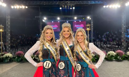 Camila Eduarda Schaefer é eleita Rainha da 38ª Oktoberfest