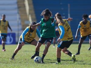 Gurias Gremistas finalizam treinamentos visando clássico Gre-Nal, pelo Brasileirão