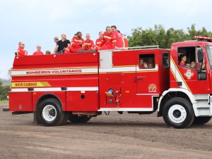 Carreata apresenta caminhão dos Bombeiros Voluntários de Novo Cabrais