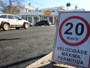 Colocação de camada de asfalto na David Barcelos inicia na manhã desta quinta-feira