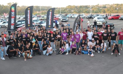 Clubes de carros rebaixados arrecadam 300 quilos de alimentos