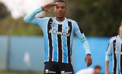 Grêmio aplica goleada no Monsoon