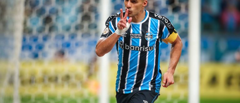 Grêmio vence de virada na Arena