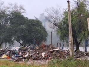 Bares da Praia Nova são demolidos