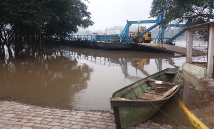 Rio Jacuí provoca interrupção do serviço de balsa