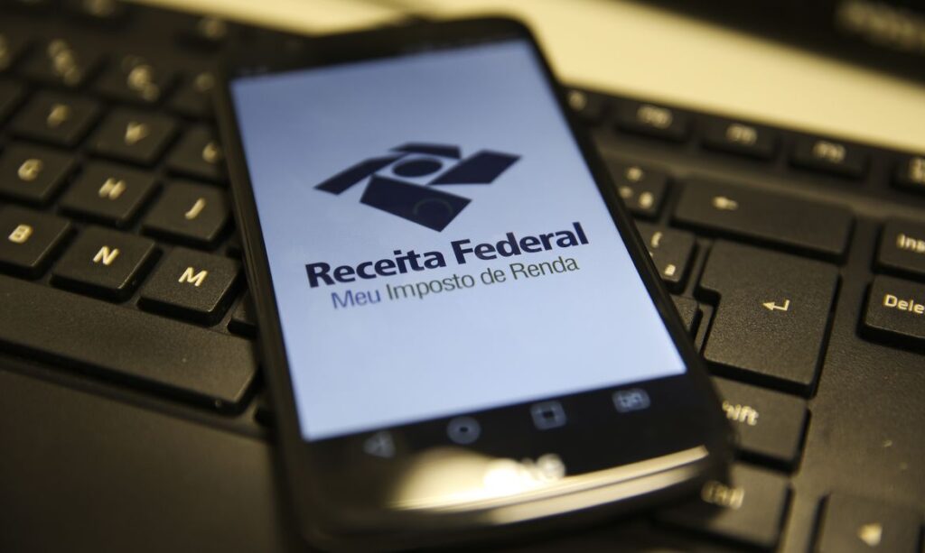 Imposto de Renda: consulta ao terceiro lote de restituição pode ser feita pela internet e pelos canais digitais da Receita Federal / Foto: Marcello Casal Jr./EBC