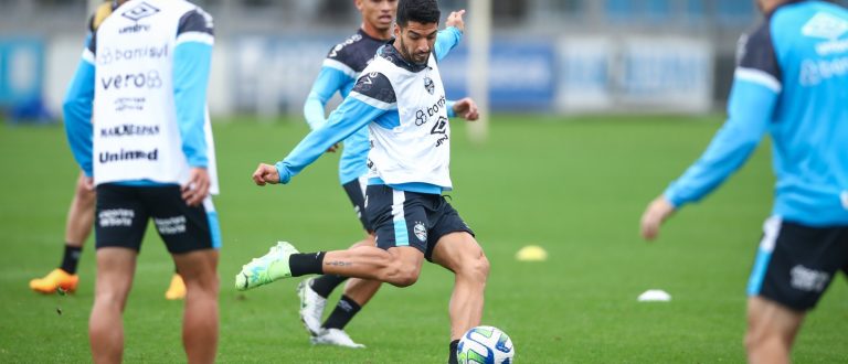 Com foco no Botafogo, Grêmio realiza treino tático no CT Luiz Carvalho