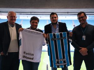 Grêmio oficializa parceria com Arklok