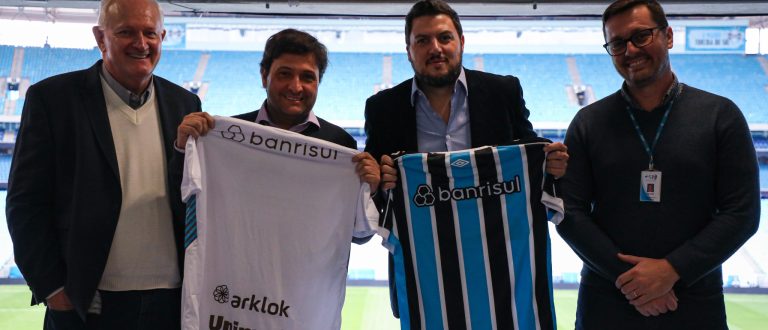 Grêmio oficializa parceria com Arklok