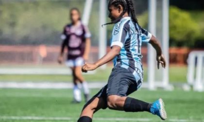 Lateral-direita Dafine Amaro é convocada para Seleção Feminina Sub-15