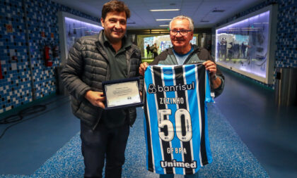 Massagista Zezinho recebe homenagem pelos 50 anos de Grêmio