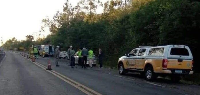 Colisão entre dois carros altera trânsito na RSC-287