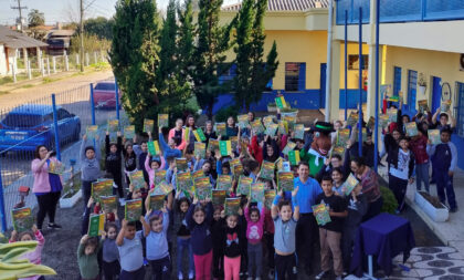 WEB STORIES: ENTREGA DO LIVRO “BEM-VINDO A PANTANO GRANDE”