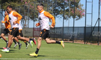 Grupo principal treina na manhã deste domingo com o foco na Libertadores