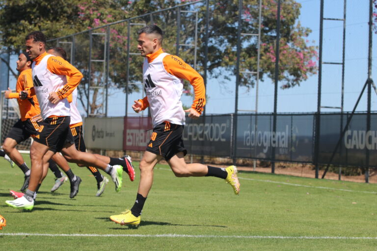 Jogadores foram a campo na manhã deste domingo no CT Parque Gigante / Crédito: Ricardo Duarte