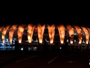 Beira-Rio se ilumina pelo “Agosto Laranja”