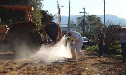 WEBSTORIES: AGRICULTORES DE CERRO BRANCO REALIZAM CURSO SOBRE DEFENSIVOS AGRÍCOLAS