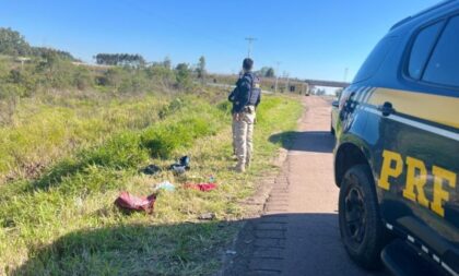 PRF encontra corpo em valeta da BR-290