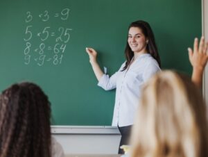 Estado anuncia novos concursos para professores