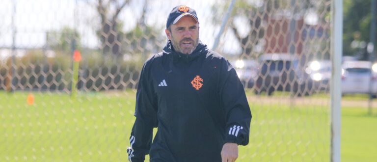 Colorado faz último treino antes do duelo com Flamengo