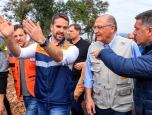 Governador vistoria municípios atingidos pelo ciclone e se reúne com presidente da República em exercício