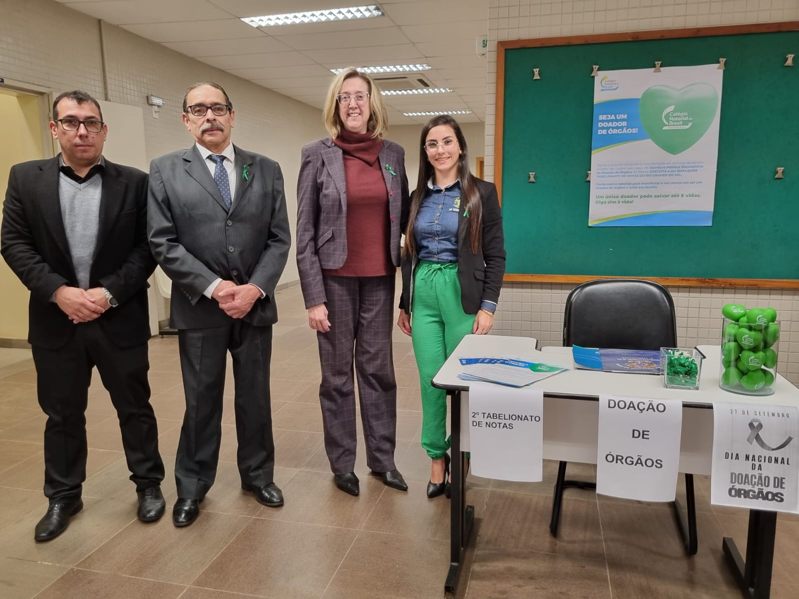 Saguão do Foro: promotor de Justiça, Davi Lopes Rodrigues Júnior, tabelião do 2º Tabelionato de Notas, Cézar Renê Ferreira; juíza de Direito e diretora do Foro Rosuita Maahs e a funcionária do Tabelionato; Roberta Dorneles Rosa / Crédito: Divulgação