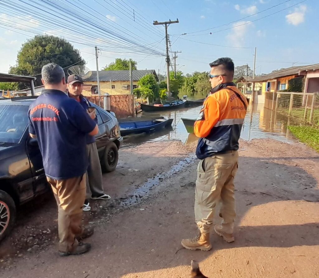 Defesa Civil monitora a situação das famílias do Bairro Cristo, onde casas estão alagadas pelas águas do Rio Jacuí / Foto: Divulgação