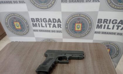 BM prende homem por porte de arma falsa