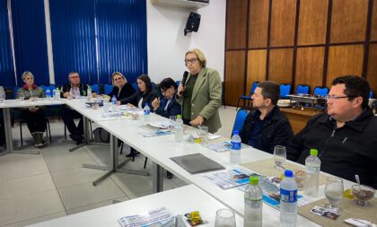 Zilá Breitenbach apresenta projetos para qualificar a educação em Cachoeira do Sul