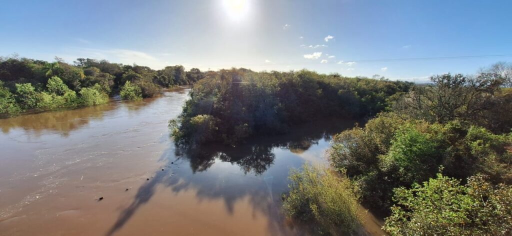 Rio Jacuí eleva seu nível / Crédito: Milos Silveira/OC