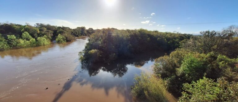 Rio Jacuí eleva seu nível, após afluentes transbordarem