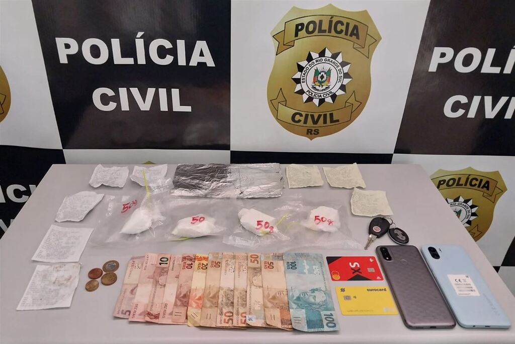 Policiais apreenderam 200 gramas de cocaína na ação / Crédito: PC