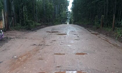 Caminhões estão proibidos de usarem estradas rurais em dias de chuva