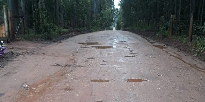 Caminhões estão proibidos de usarem estradas rurais em dias de chuva