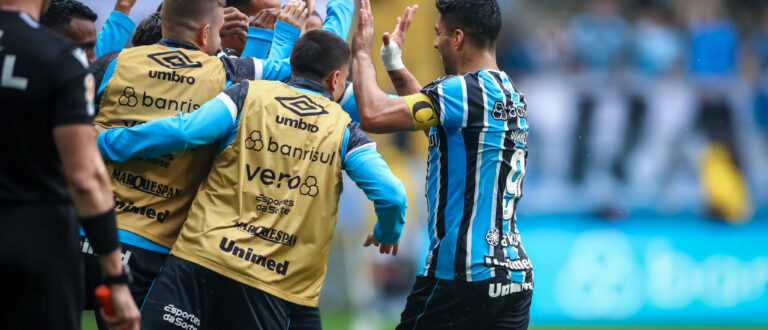 Grêmio vence Cuiabá e segue no G4 do Brasileirão