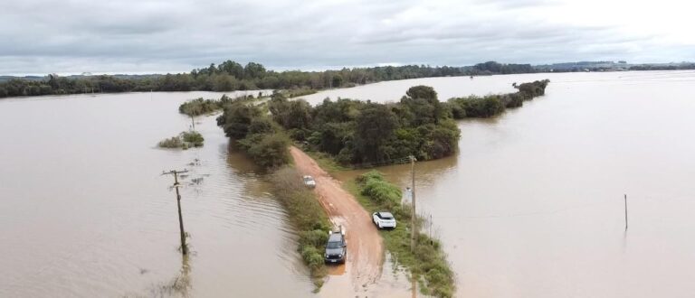 Enchente do Rio Jacuí isola comunidade do interior