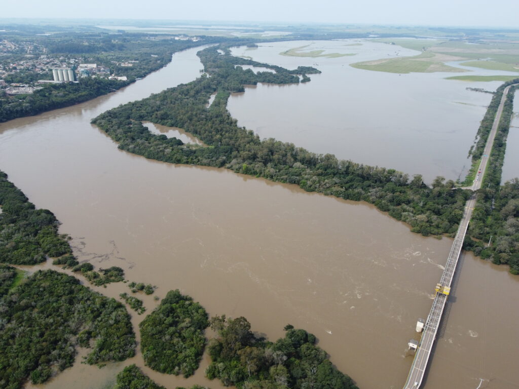 Rio Jacuí: enchente somada outras consequências climáticas traz prejuízos econômicos para Cachoeira do Sul, que passa a integrar decreto de calamidade / Fotos: Adrine Zigulich/PMCS/Divulgação