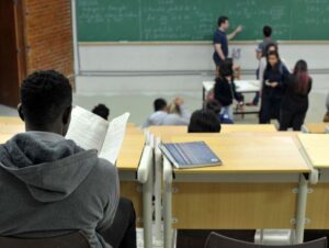 Escolas particulares terão um reajuste médio de 9% em 2024