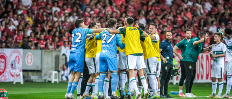 Inter perde em casa com um a menos desde começo do jogo