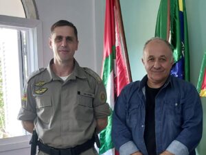 Comandante do 35º BPM realiza visita ao prefeito de Novo Cabrais