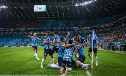 De virada, Grêmio vence Flamengo na Arena, pelo Brasileirão