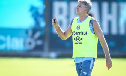 Renato Portaluppi comanda treino do Grêmio com foco no clássico de domingo