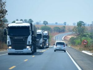 Exame toxicológico de motoristas tem 180 dias para ser regulamentado