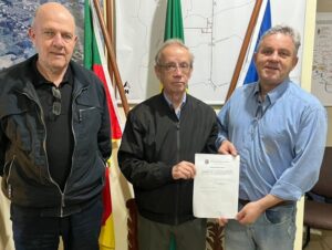 Paraíso do Sul: prefeito assina ordem do início da obra de ginásio esportivo