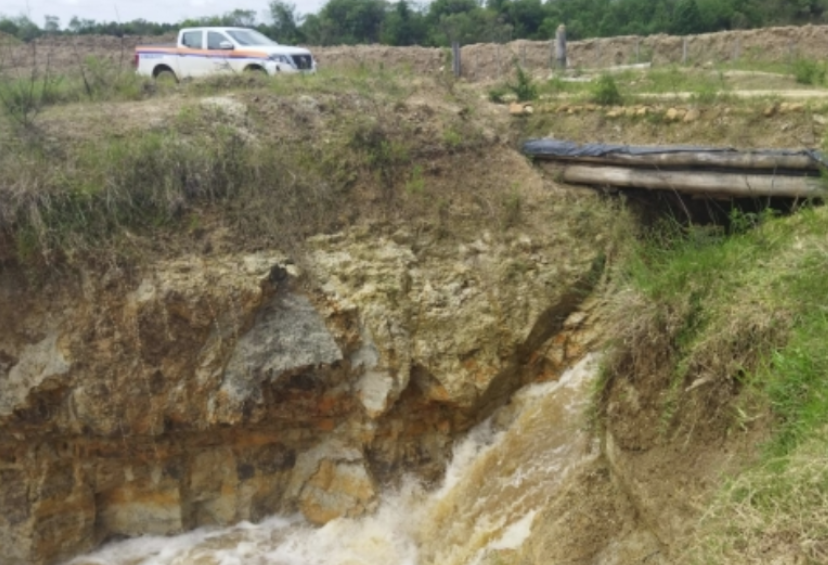 Barragem do Capané: surgimento de erosão no vertedouro leva autoridades a adotarem medida de prevenção / Foto: Defesa Civil/Divulgação