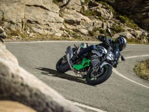 Kawasaki Z 7 Hybrid está causando alvoroço no mercado