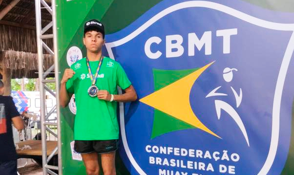 Patrocinado pela Sicredi Centro Leste RS, jovem cachoeirense Emanuel Cândido de Melo sagrou-se vice-campeão em campeonato nacional de muay thai no Rio de Janeiro / Foto: Divulgação