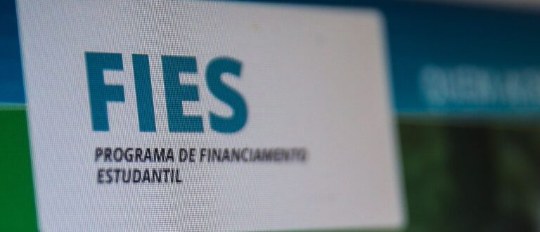 Fies: estudantes já podem renegociar com até 100% de desconto