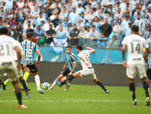 Grêmio perde para o Corinthians e se distancia do título no Brasileirão 2023