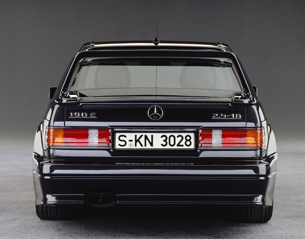 HWA homenageia o clássico Mercedes 190 E Evo II / Crédito: Divulgação